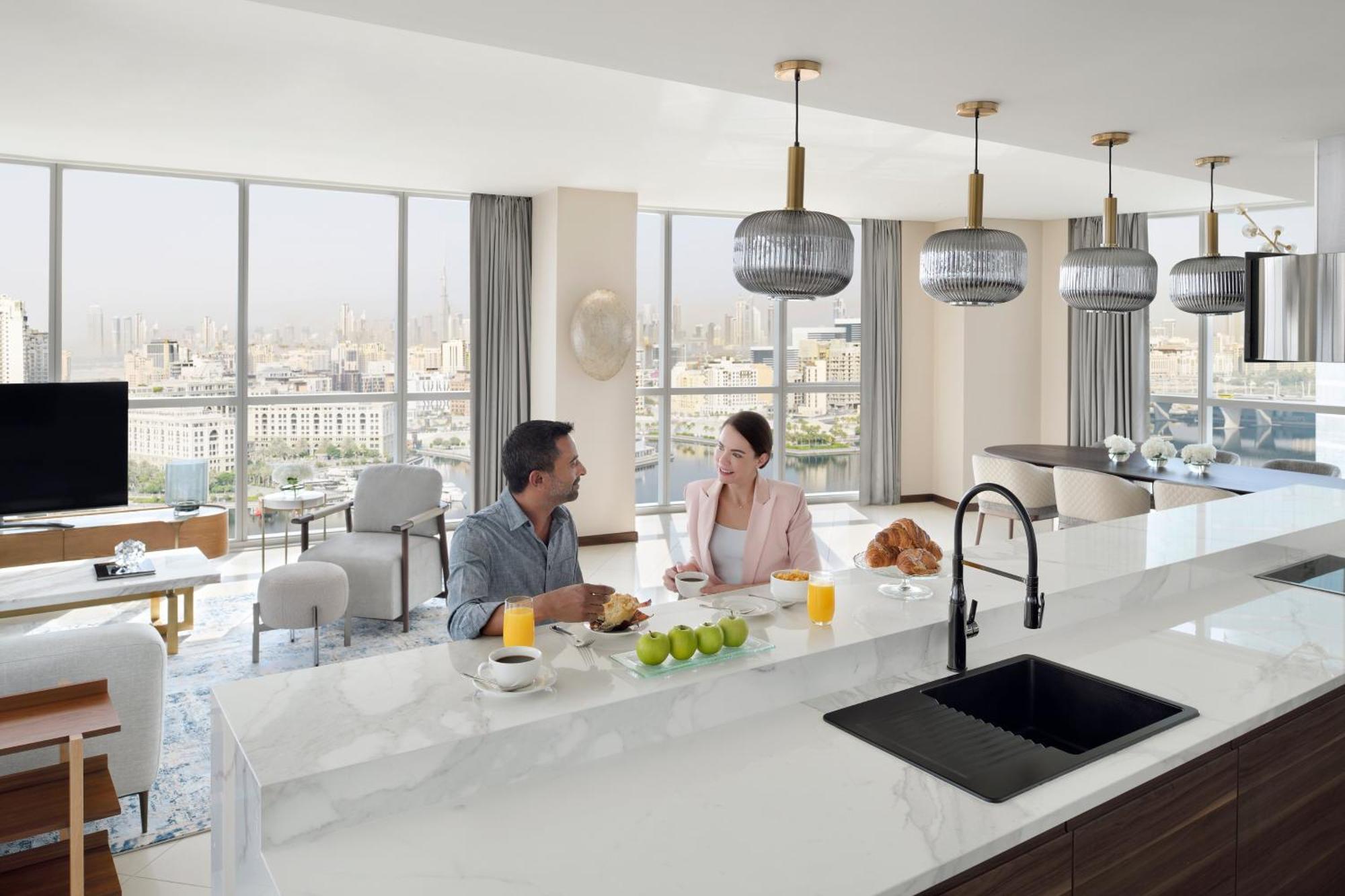 อินเตอร์คอนติเนนตัล เรสซิเดนซ์ สวีท ดูไบ เฟสติวัลซิตี้ Aparthotel ภายนอก รูปภาพ A kitchen with a sink