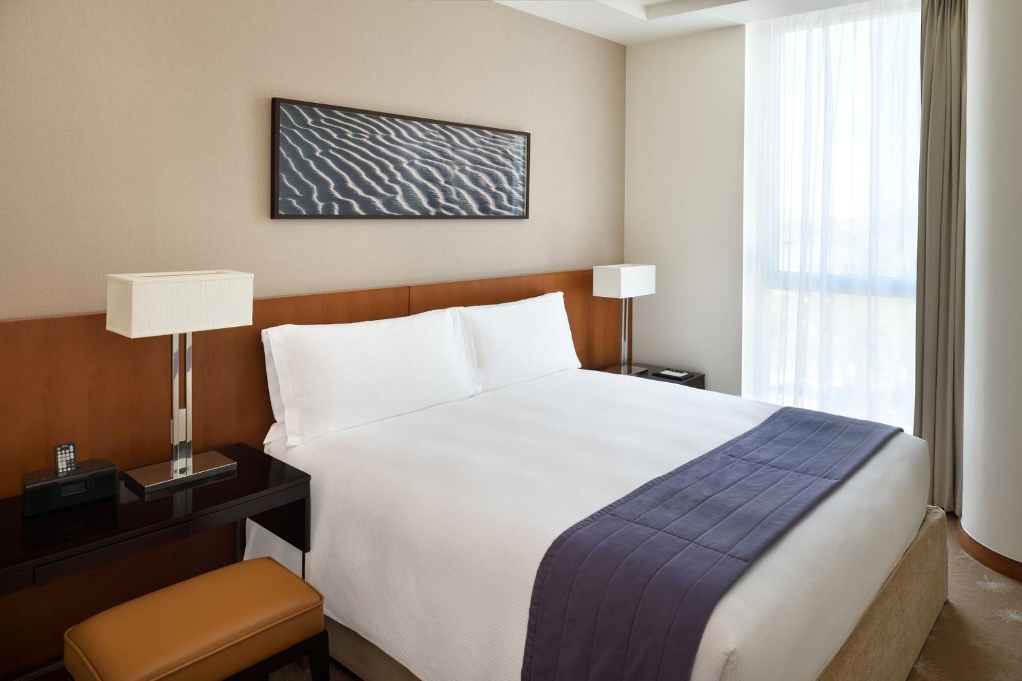 อินเตอร์คอนติเนนตัล เรสซิเดนซ์ สวีท ดูไบ เฟสติวัลซิตี้ Aparthotel ภายนอก รูปภาพ A bedroom at the hotel