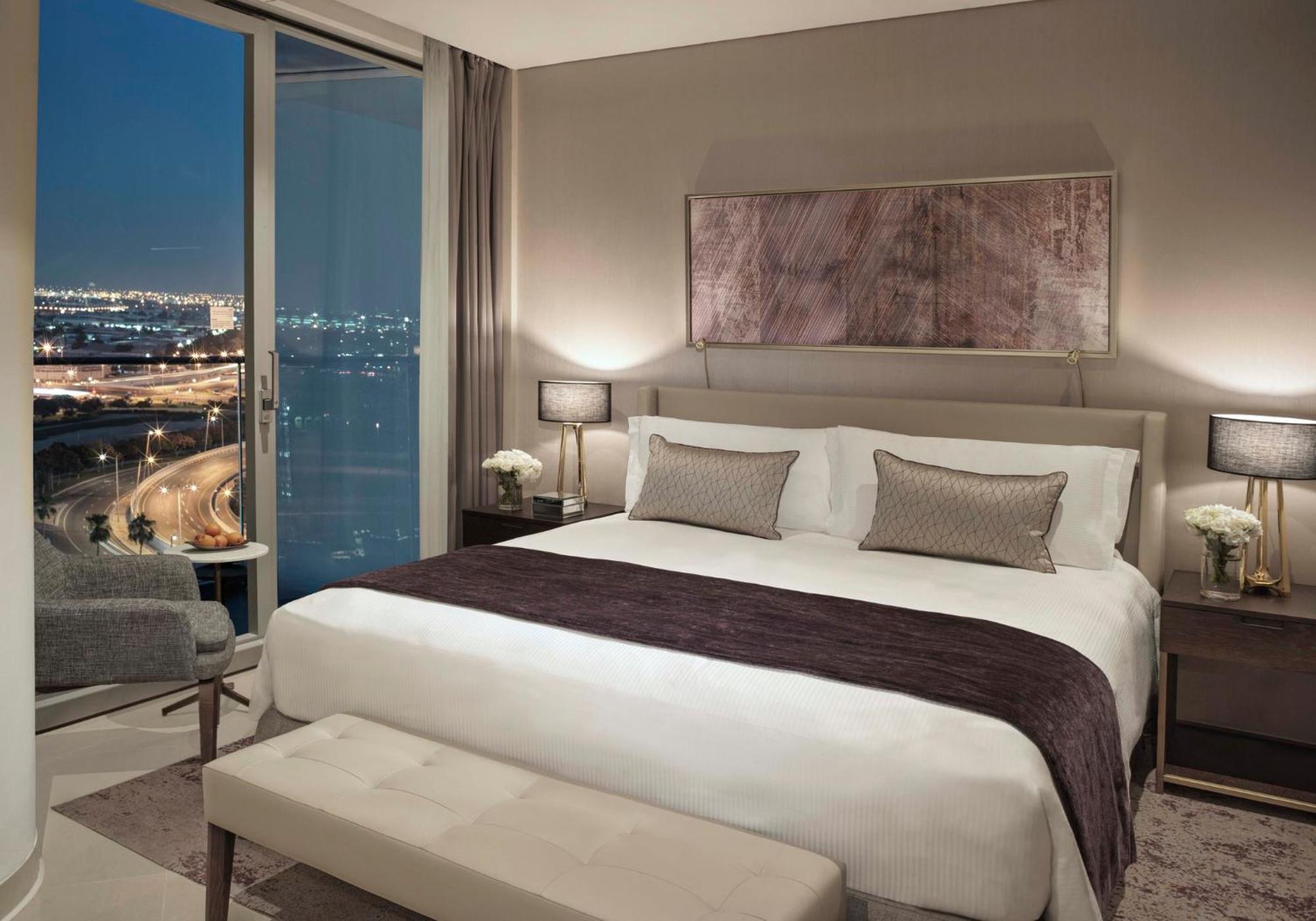 อินเตอร์คอนติเนนตัล เรสซิเดนซ์ สวีท ดูไบ เฟสติวัลซิตี้ Aparthotel ภายนอก รูปภาพ A bedroom at the Address Downtown Hotel