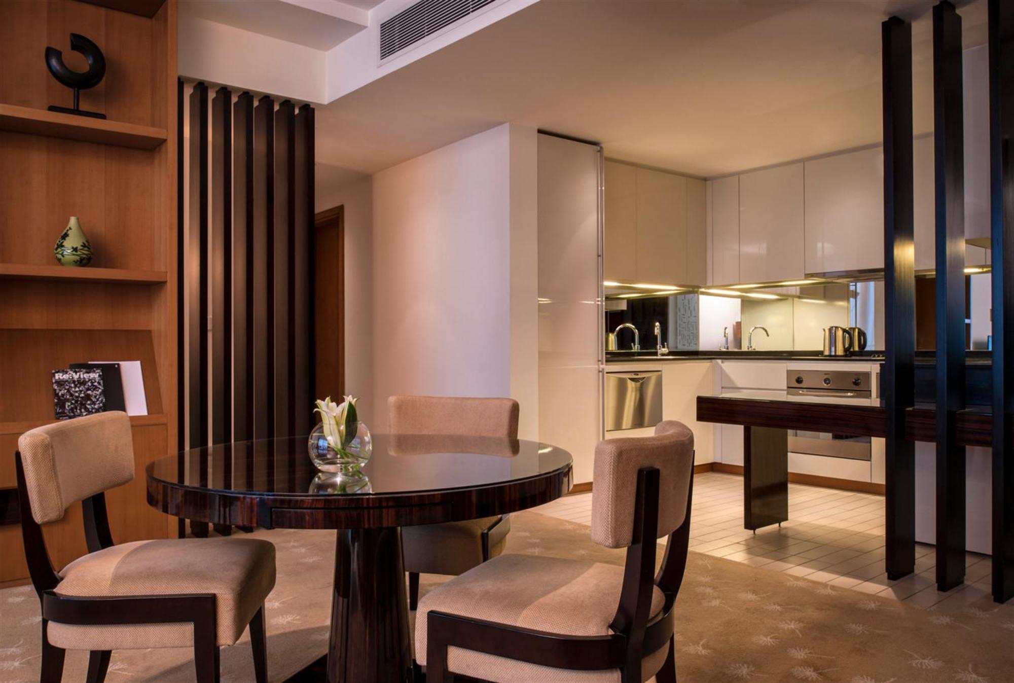 อินเตอร์คอนติเนนตัล เรสซิเดนซ์ สวีท ดูไบ เฟสติวัลซิตี้ Aparthotel ภายนอก รูปภาพ A suite at the hotel
