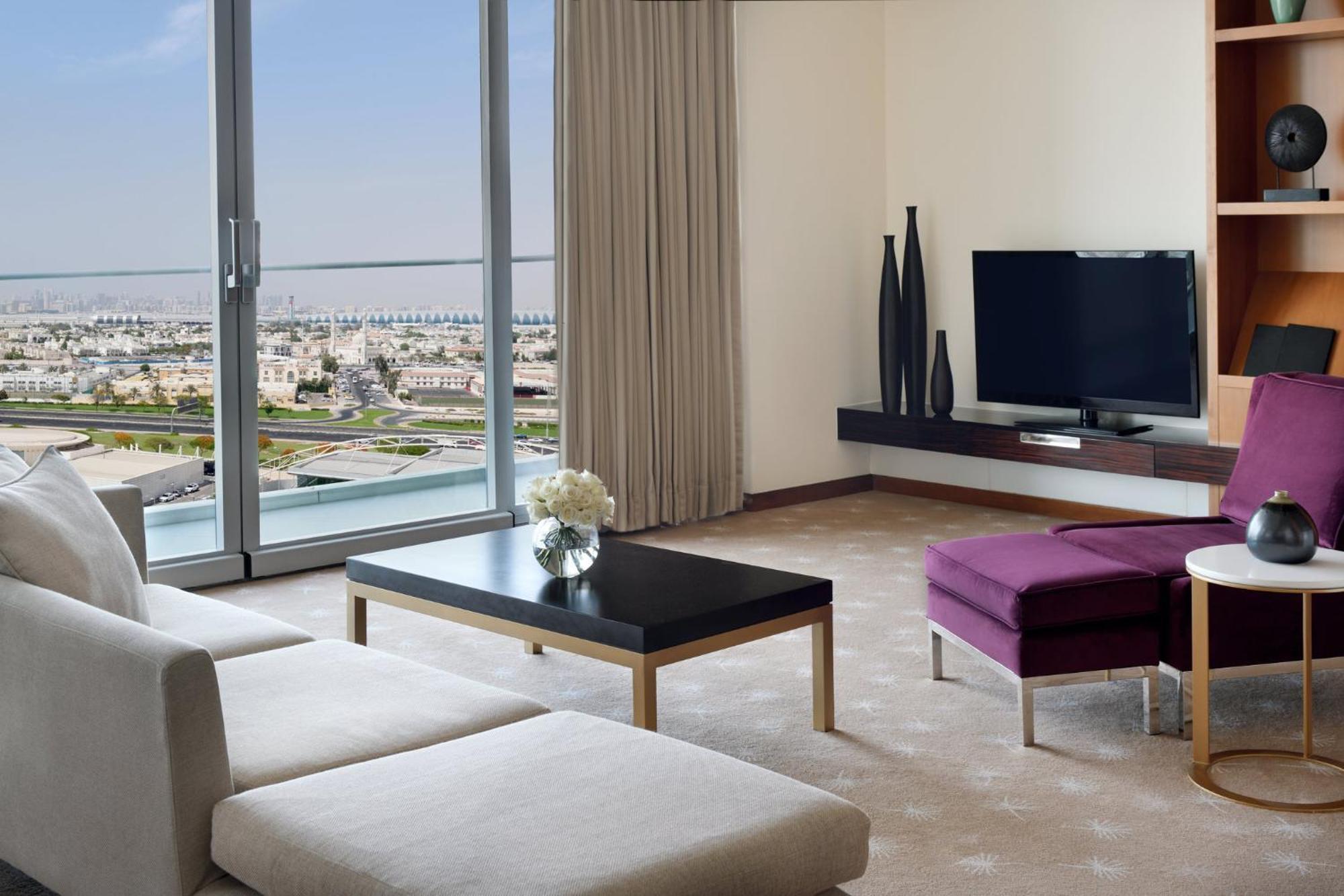 อินเตอร์คอนติเนนตัล เรสซิเดนซ์ สวีท ดูไบ เฟสติวัลซิตี้ Aparthotel ภายนอก รูปภาพ A living room at the hotel