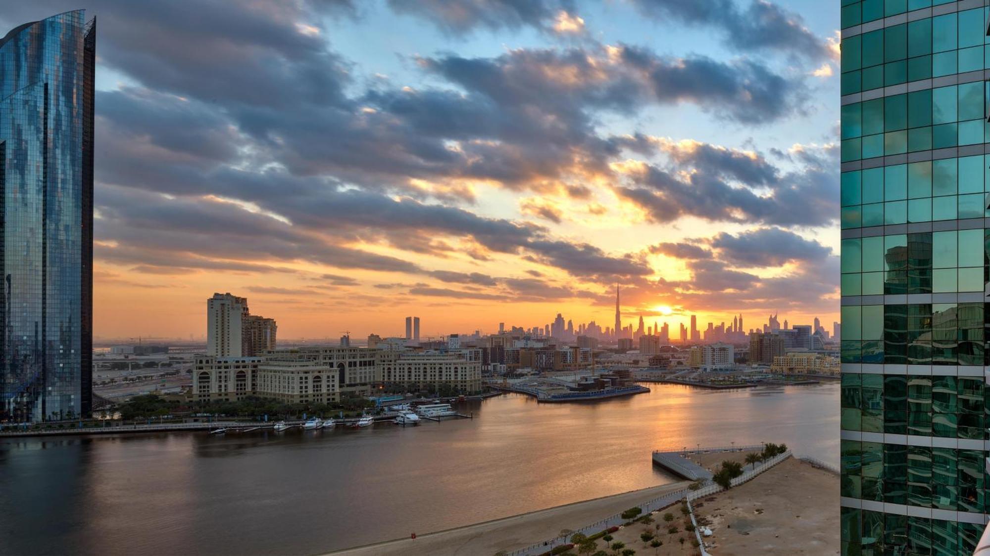 อินเตอร์คอนติเนนตัล เรสซิเดนซ์ สวีท ดูไบ เฟสติวัลซิตี้ Aparthotel ภายนอก รูปภาพ View of the Hudson River from the building
