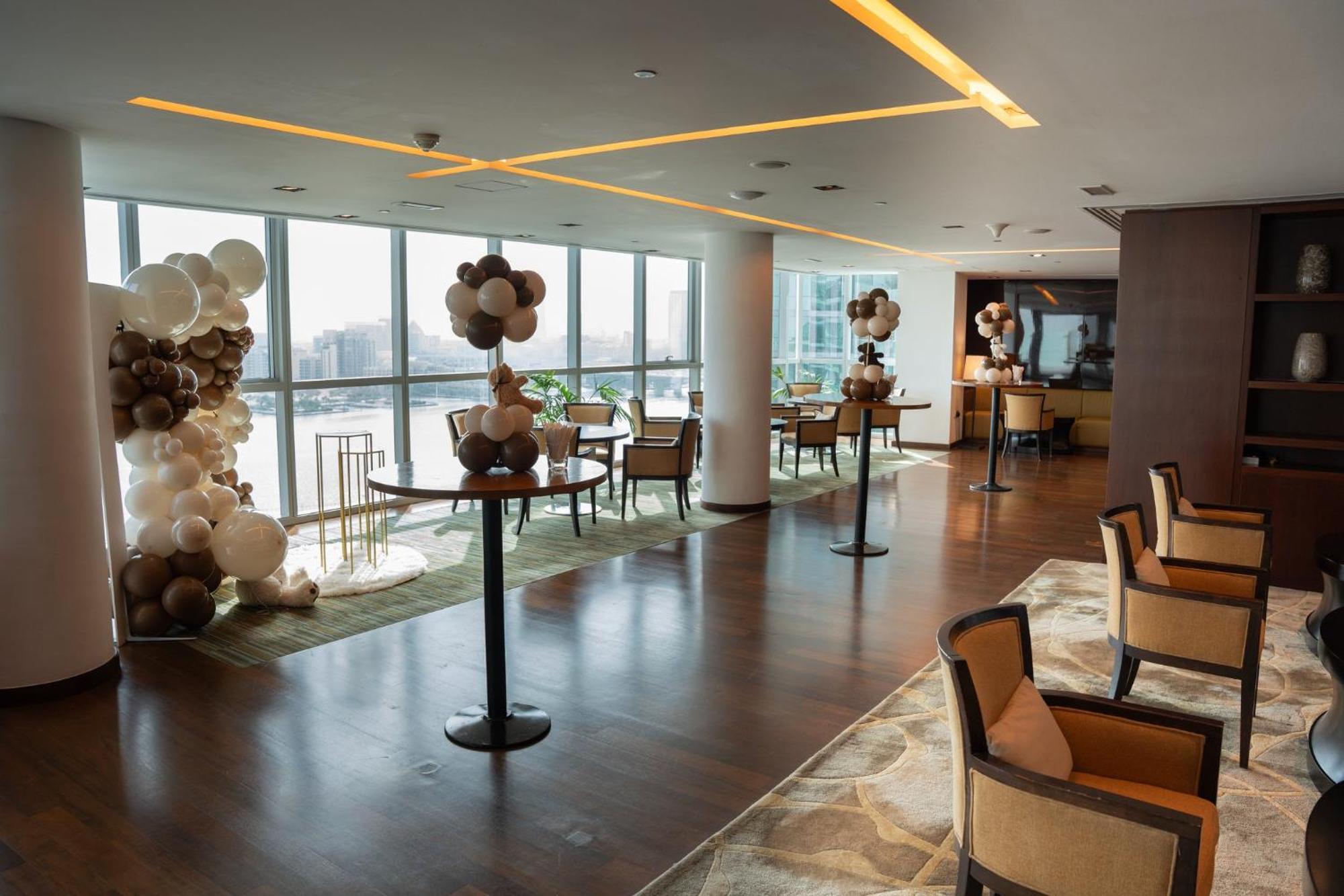 อินเตอร์คอนติเนนตัล เรสซิเดนซ์ สวีท ดูไบ เฟสติวัลซิตี้ Aparthotel ภายนอก รูปภาพ The lounge at the airport
